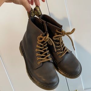Brown leather Dr Martens girls size 1